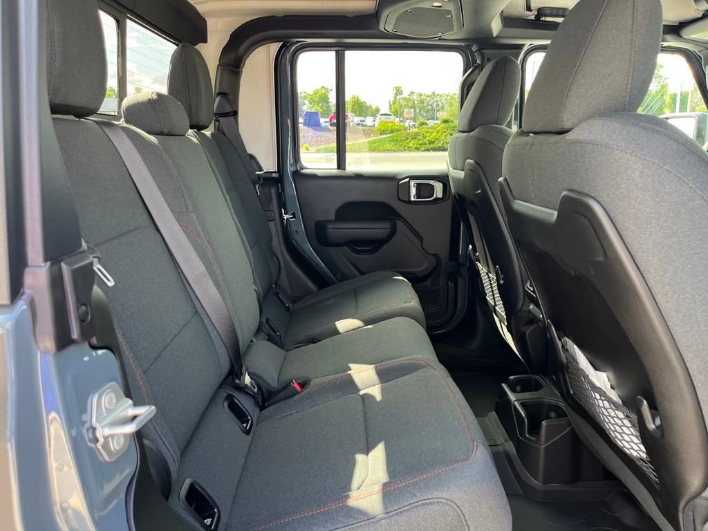 New 2025 Jeep Gladiator Rubicon w/ Convenience Group image 32