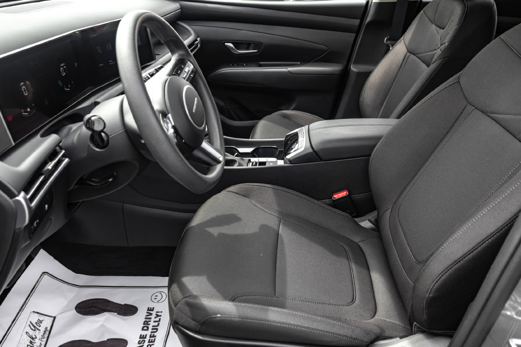 Used 2025 Hyundai Tucson SE AWD/4WD image 14
