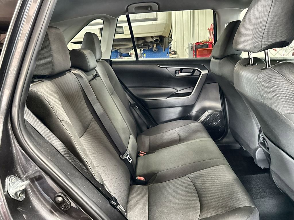Used 2025 Toyota RAV4 XLE image 29