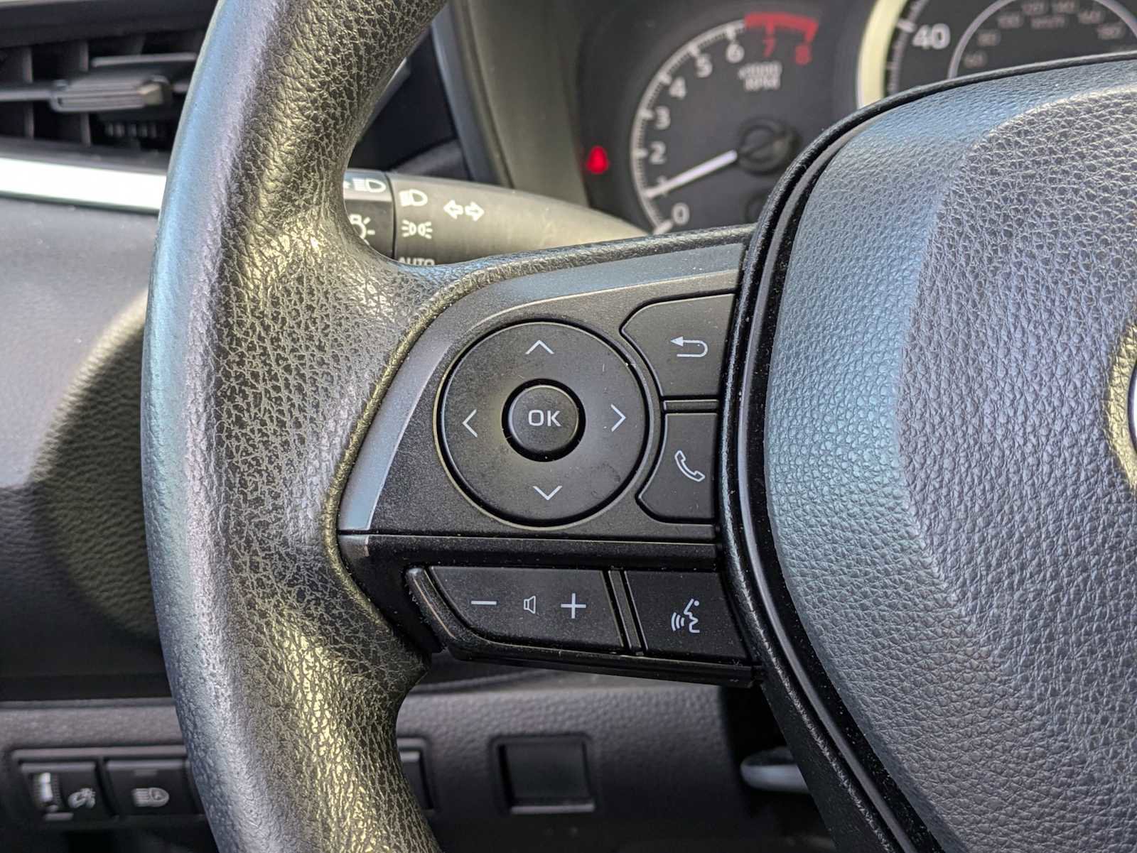 Used 2022 Toyota Corolla LE image 22