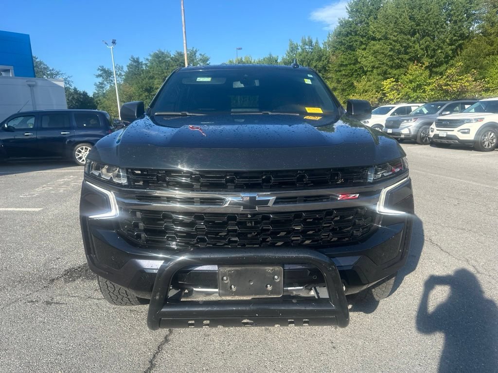 Used 2022 Chevrolet Suburban Z71 w/ Luxury Package AWD/4WD image 2