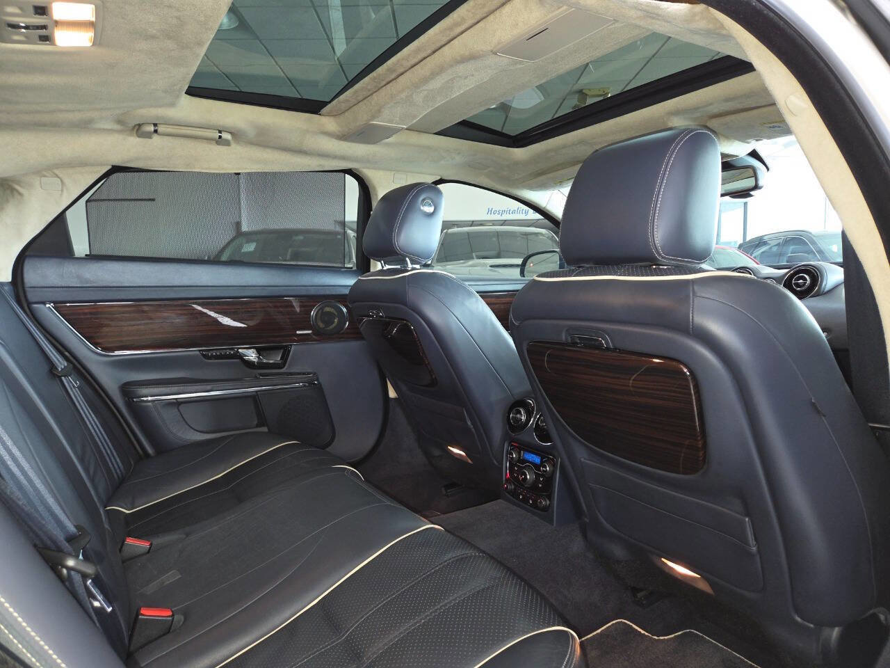 Used 2011 Jaguar XJ L Supercharged RWD image 29