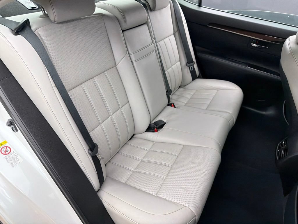 Used 2017 Lexus ES 350 w/ Luxury Package FWD image 24