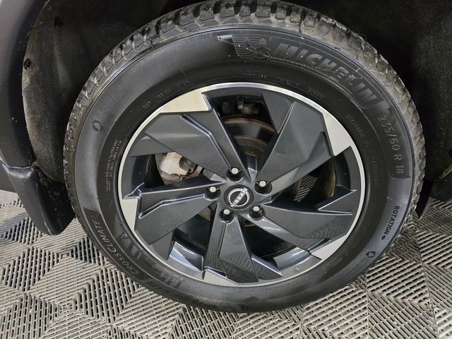 Used 2024 Nissan Rogue SV image 13