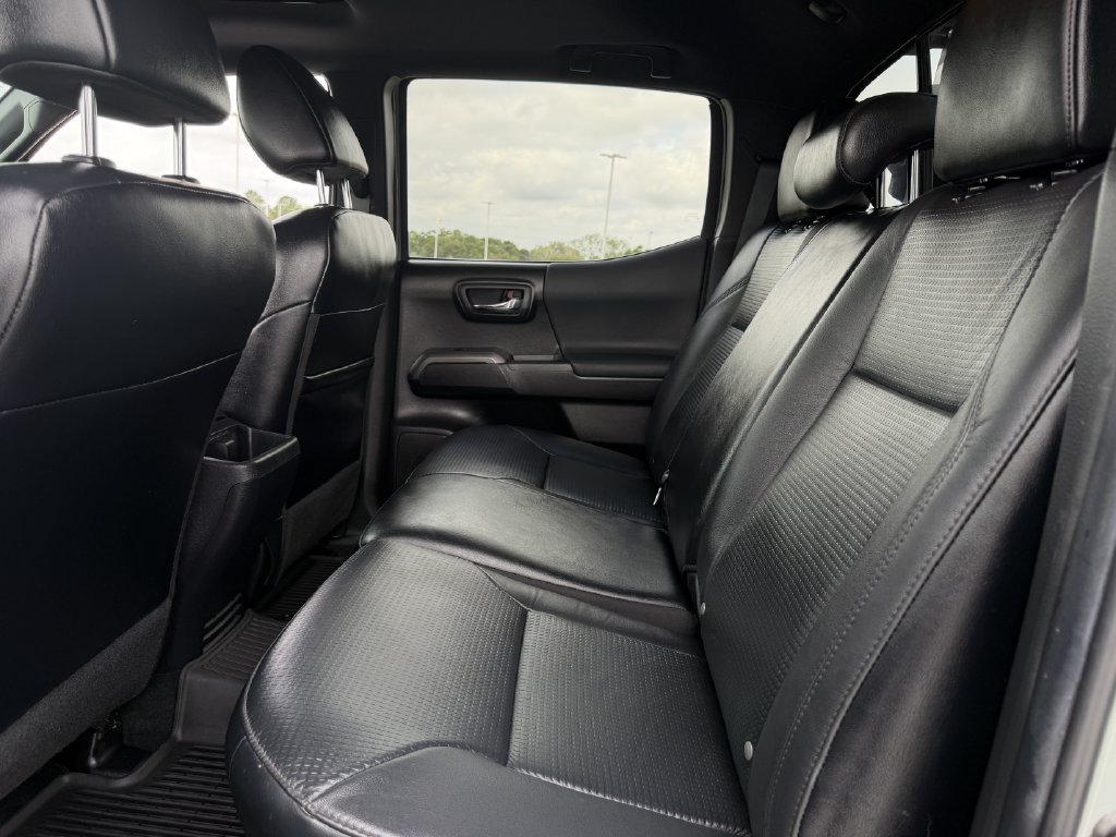 Used 2022 Toyota Tacoma TRD Off-Road w/ TRD Premium Off Road Package AWD/4WD image 28