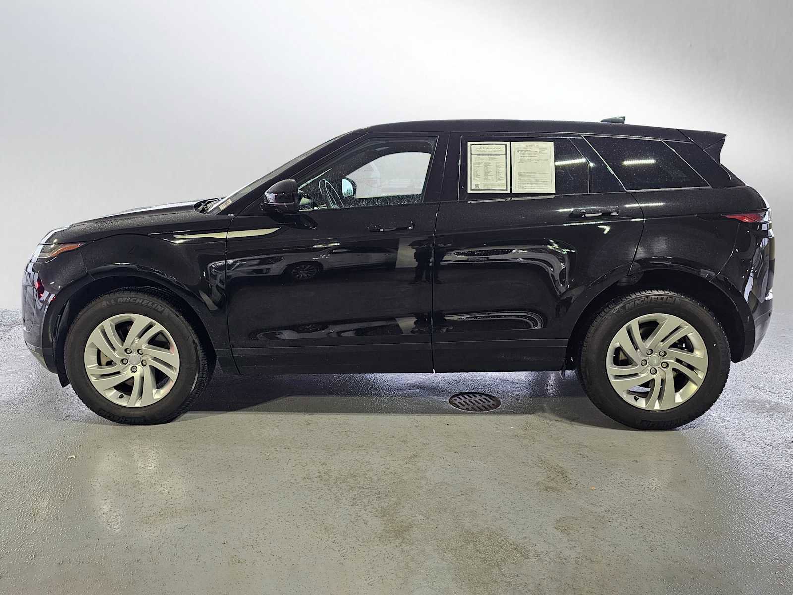 Used 2024 Land Rover Range Rover Evoque S image 2
