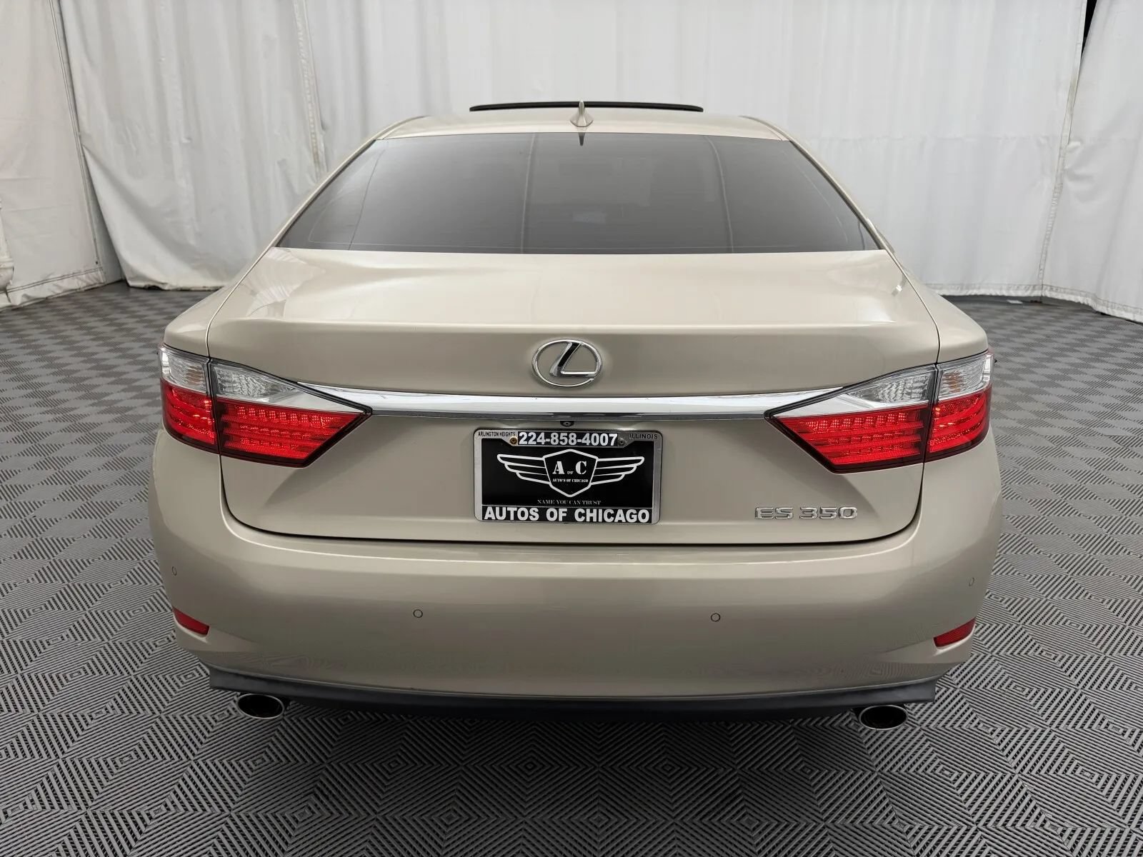 Used 2015 Lexus ES 350 w/ Luxury Package FWD image 4