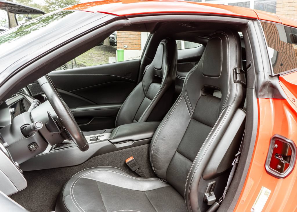 Used 2019 Chevrolet Corvette Stingray Coupe w/ 1LT RWD image 7