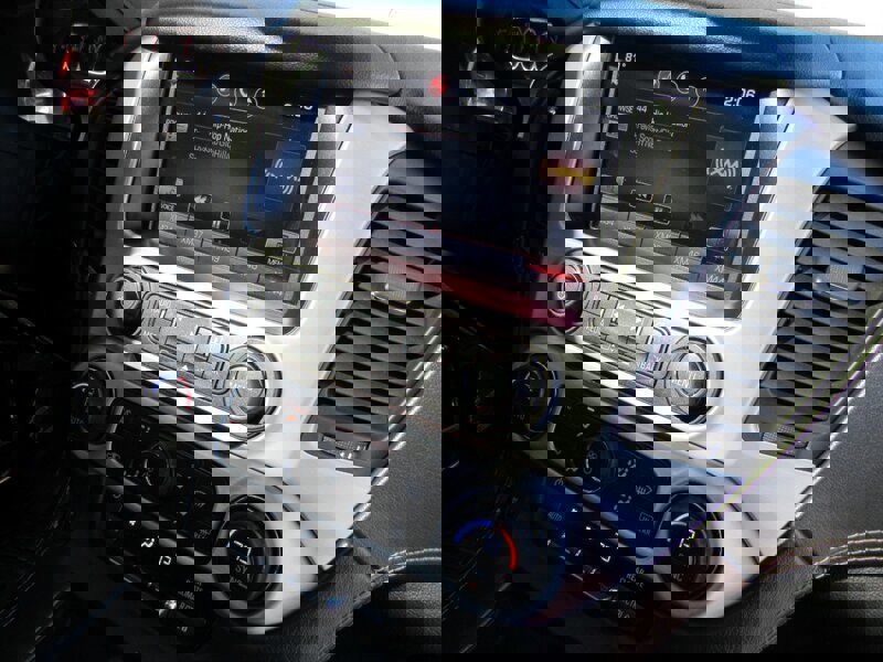 Used 2015 GMC Yukon XL SLT w/ Open Road Package image 13