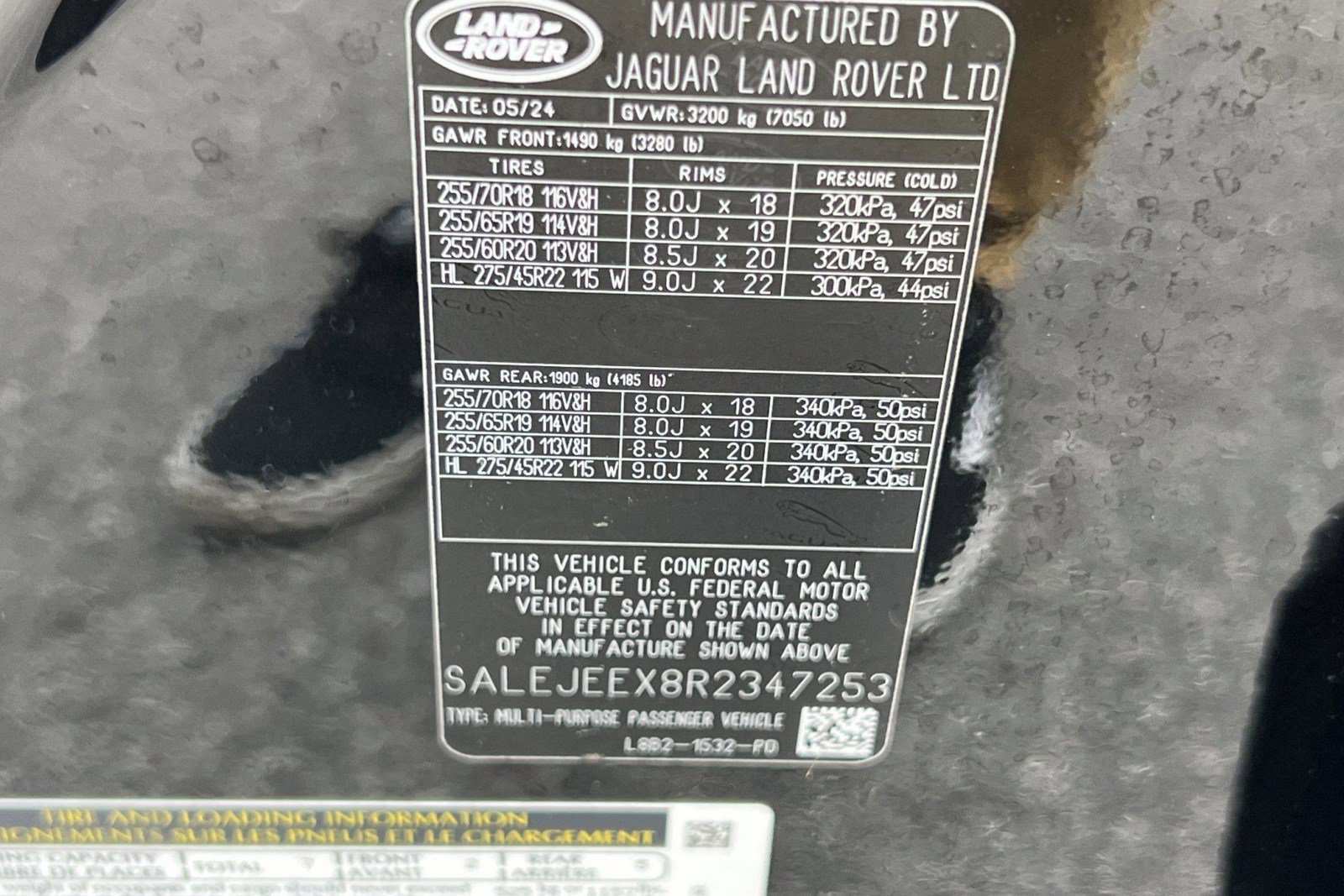 Certified 2024 Land Rover Defender 110 S AWD/4WD image 21