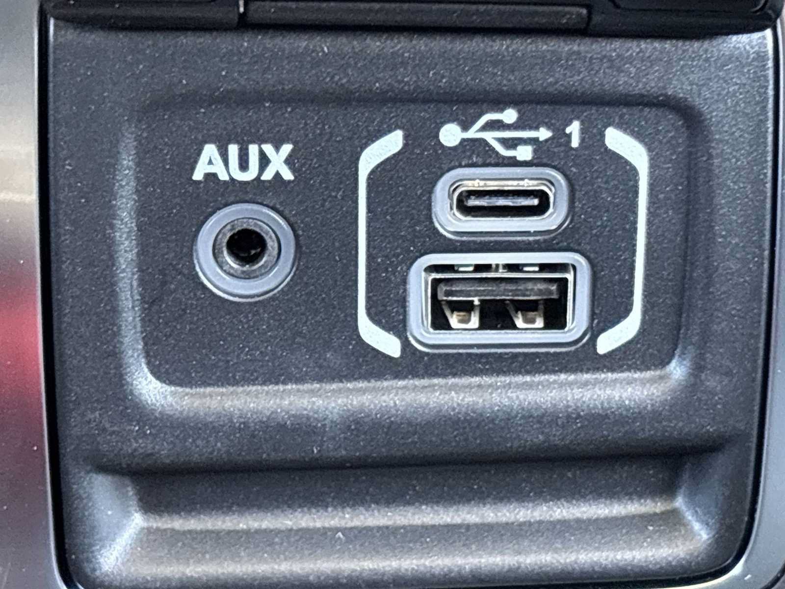 Used 2025 Jeep Gladiator Sport AWD/4WD image 29
