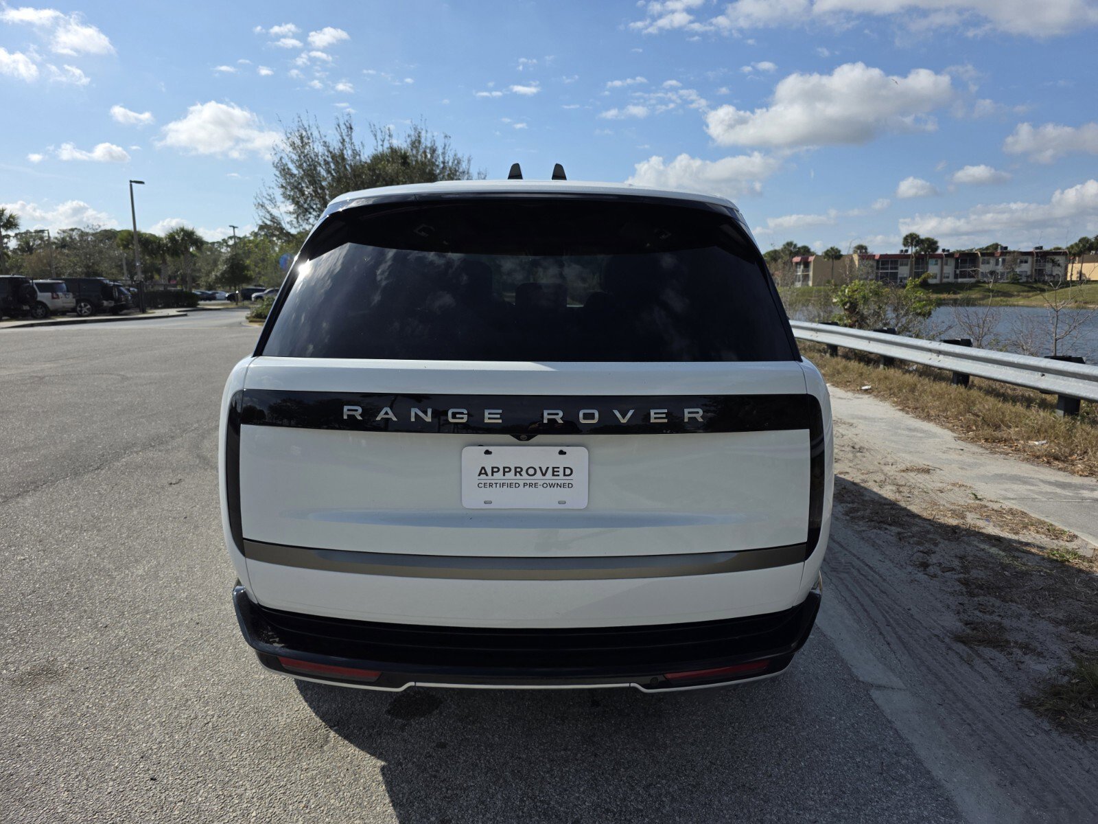 Certified 2024 Land Rover Range Rover Long Wheelbase SE image 6