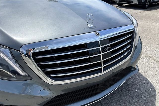 Used 2017 Mercedes-Benz S 550 Sedan image 29