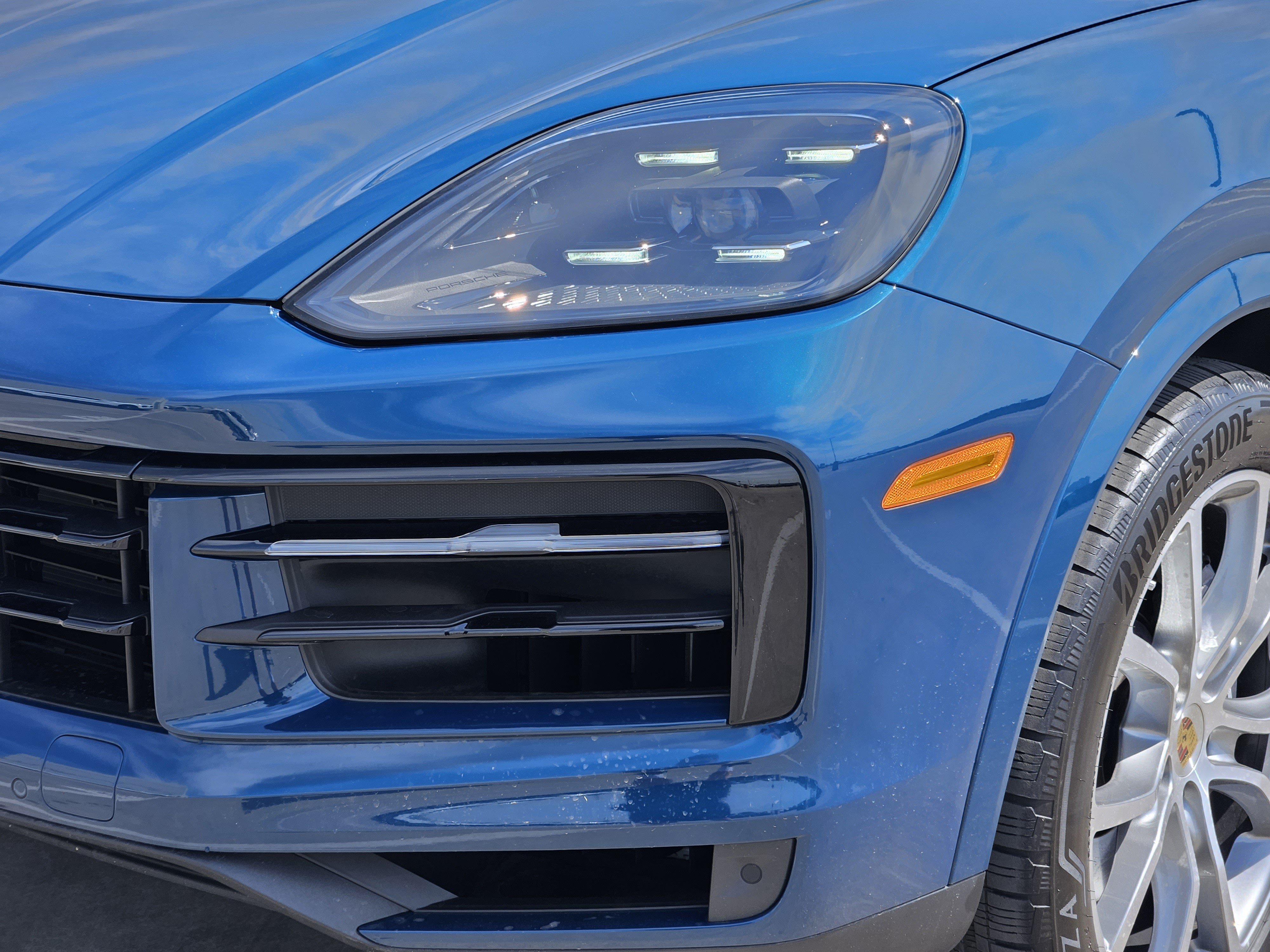 Certified 2024 Porsche Cayenne AWD/4WD image 12