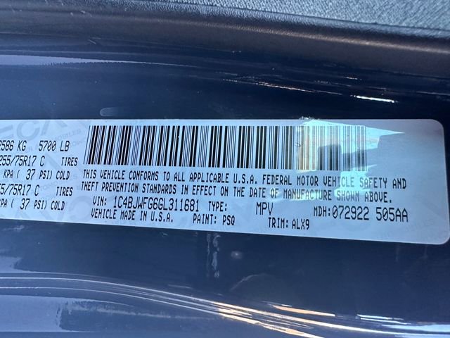 Used 2016 Jeep Wrangler Unlimited Rubicon image 35