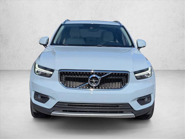 Used 2019 Volvo XC40 T5 Momentum image 2