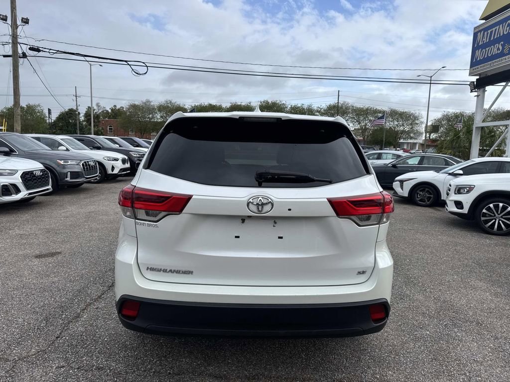 Used 2017 Toyota Highlander XLE image 7