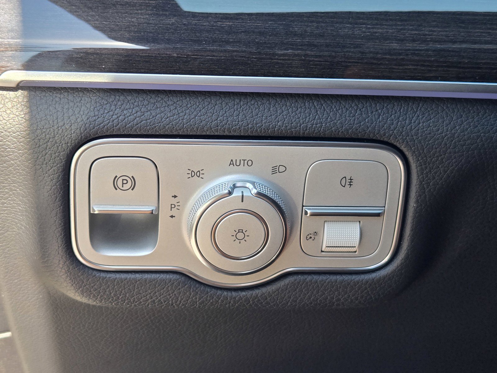 Used 2020 Mercedes-Benz GLE 350 4MATIC image 26