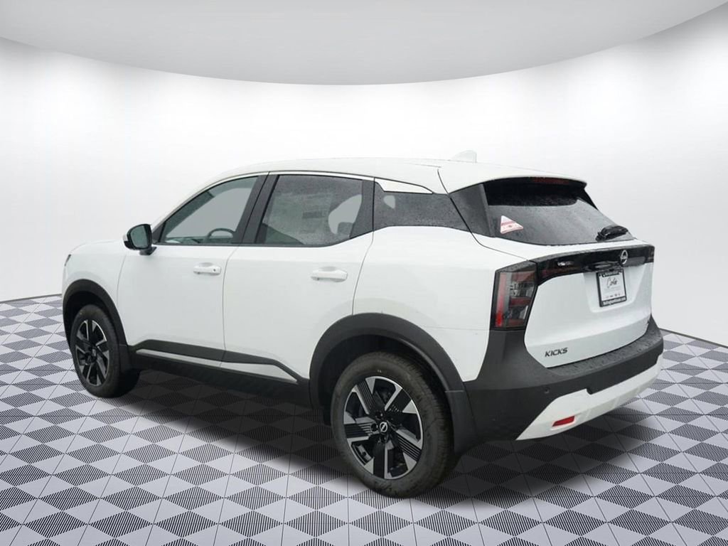 Used 2025 Nissan Kicks SV image 5