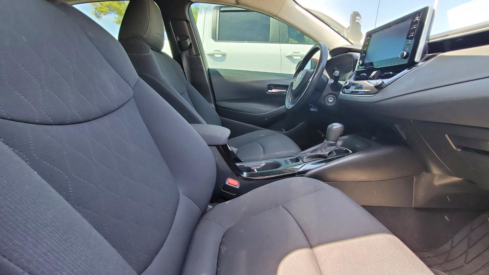 Used 2020 Toyota Corolla LE image 4