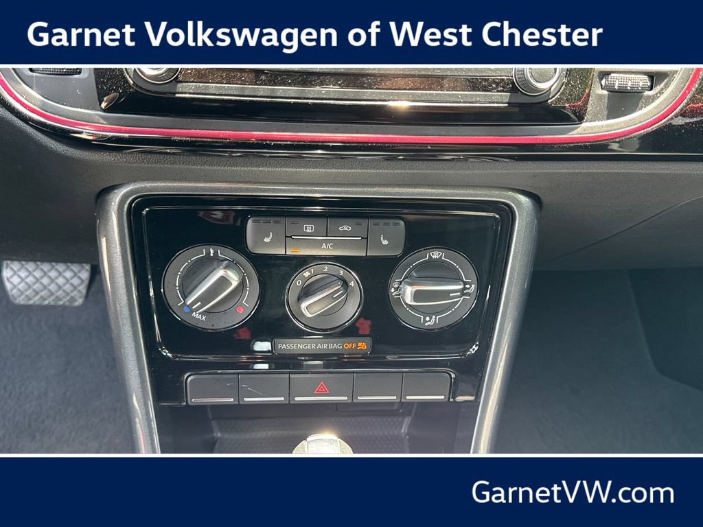 Used 2017 Volkswagen Beetle #PinkBeetle FWD image 32