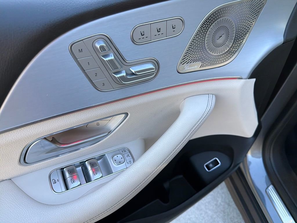 Used 2025 Mercedes-Benz GLS 450 4MATIC image 17