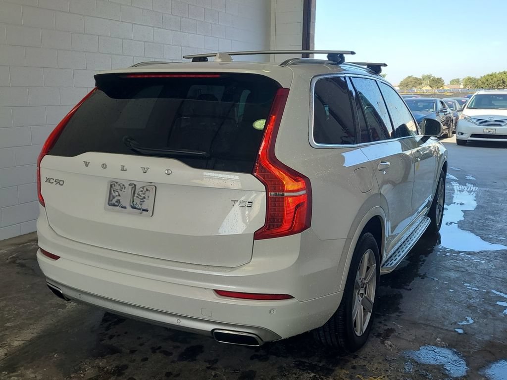 Used 2021 Volvo XC90 T5 Momentum w/ Advanced Package AWD/4WD image 2