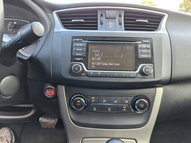 Used 2015 Nissan Sentra SV FWD image 21