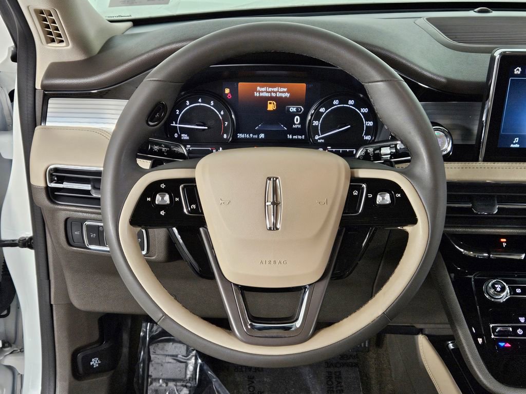 Used 2022 Lincoln Corsair Standard image 25