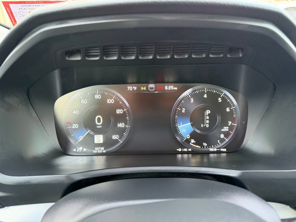 Used 2018 Volvo XC90 T6 Momentum image 15