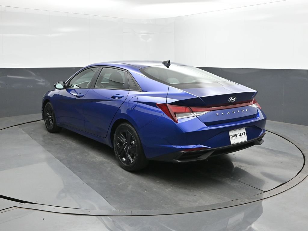 Used 2023 Hyundai Elantra SEL image 5