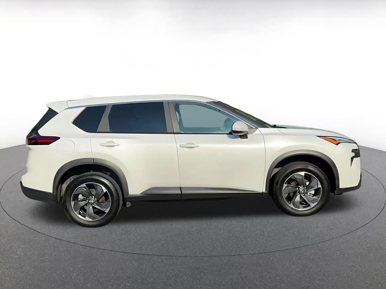 Used 2025 Nissan Rogue SV AWD/4WD image 15