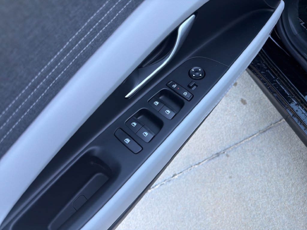 New 2026 Hyundai Elantra Limited FWD image 16