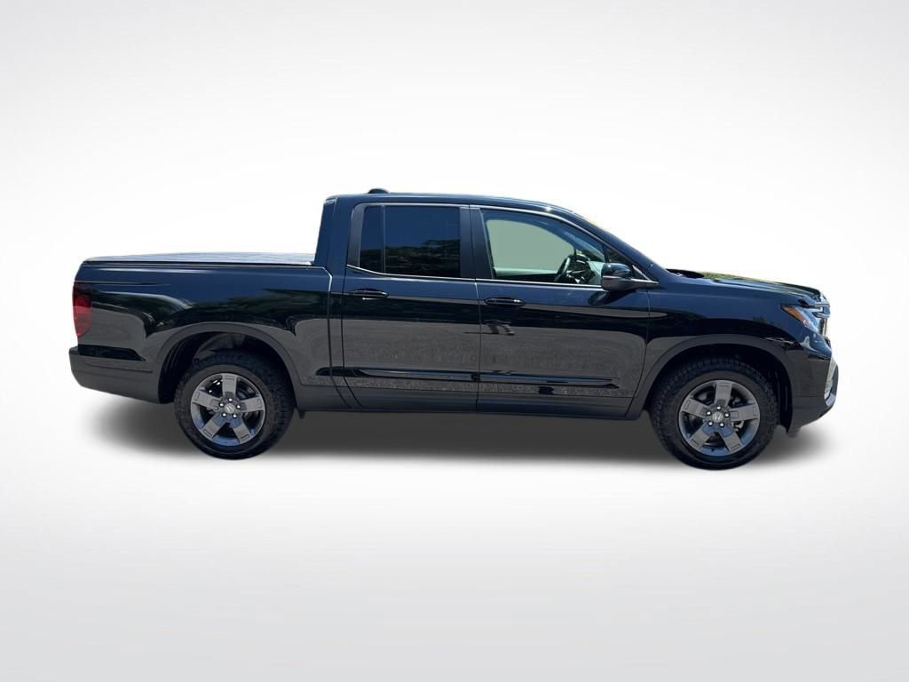 Used 2025 Honda Ridgeline TrailSport image 4