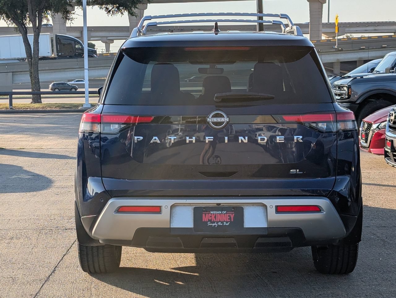 Certified 2023 Nissan Pathfinder SL w/ SL Premium Package FWD image 5