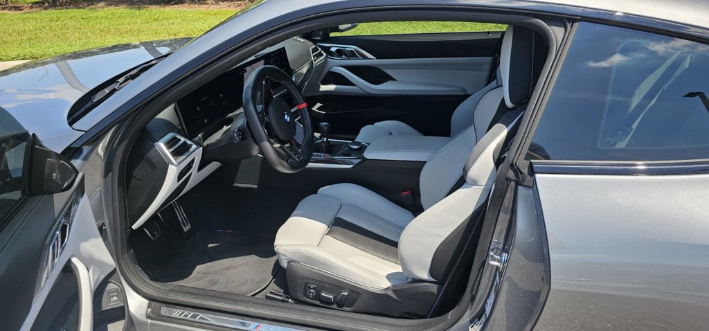 Used 2025 BMW M4 Coupe w/ Executive Package RWD image 16