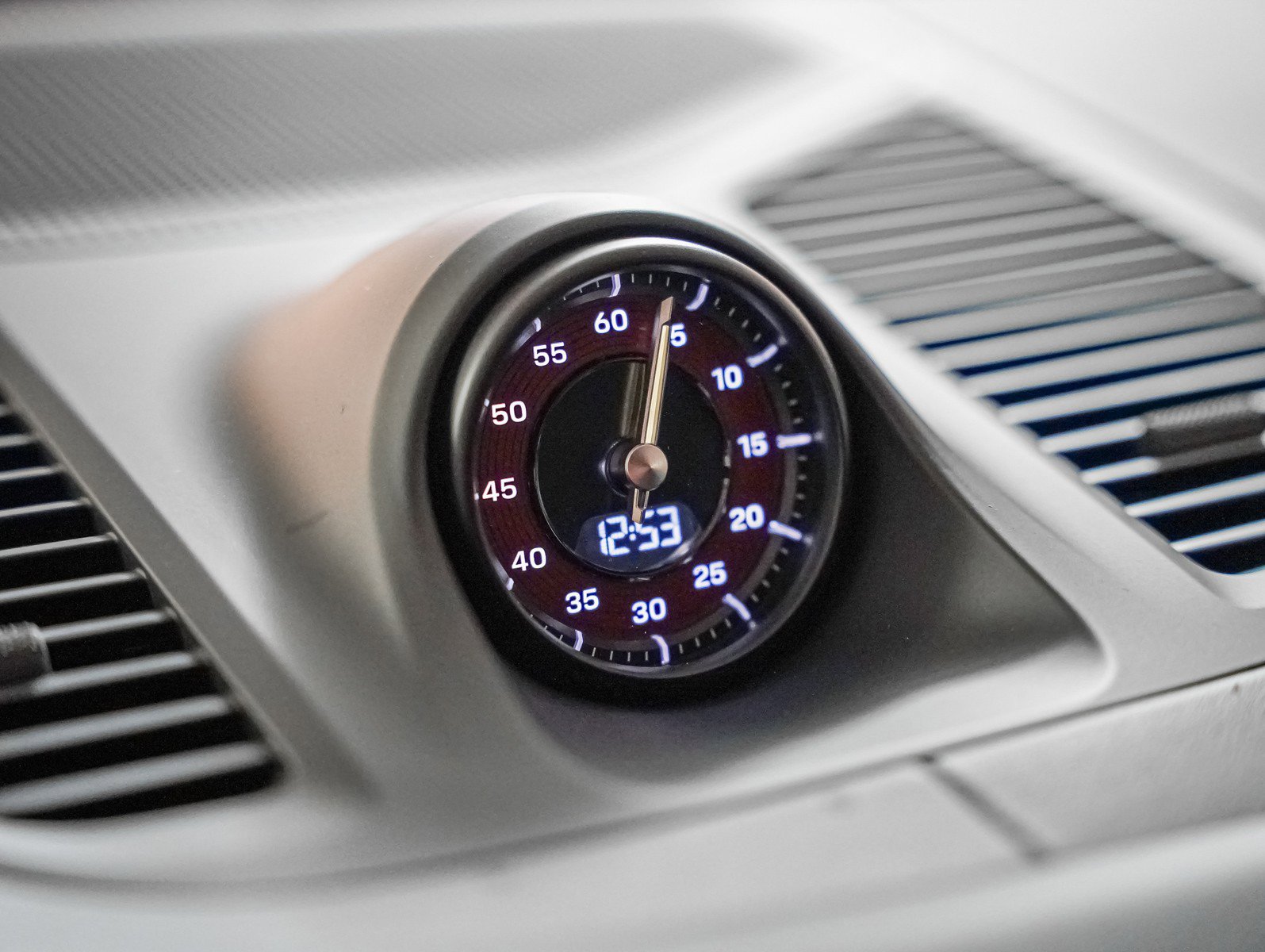 New 2026 Porsche Cayenne Turbo GT image 24