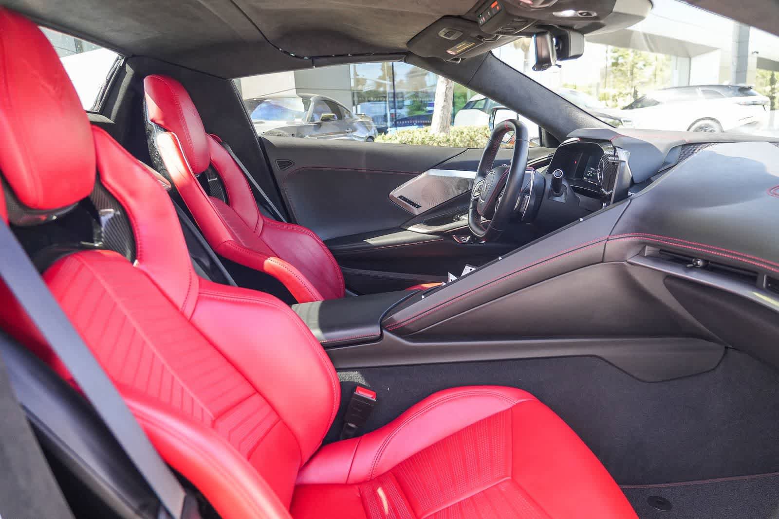 Used 2021 Chevrolet Corvette Stingray Premium Conv w/ Z51 Performance Package RWD image 17