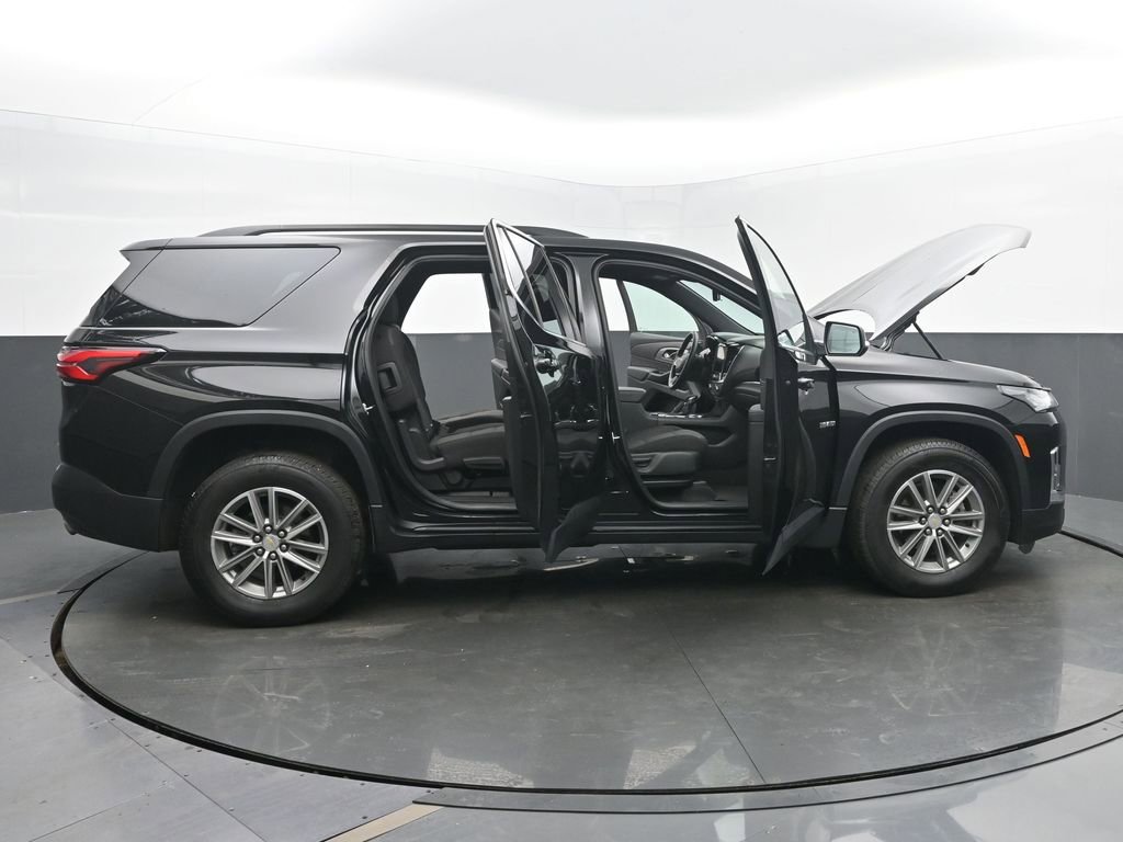 Used 2023 Chevrolet Traverse LT image 59