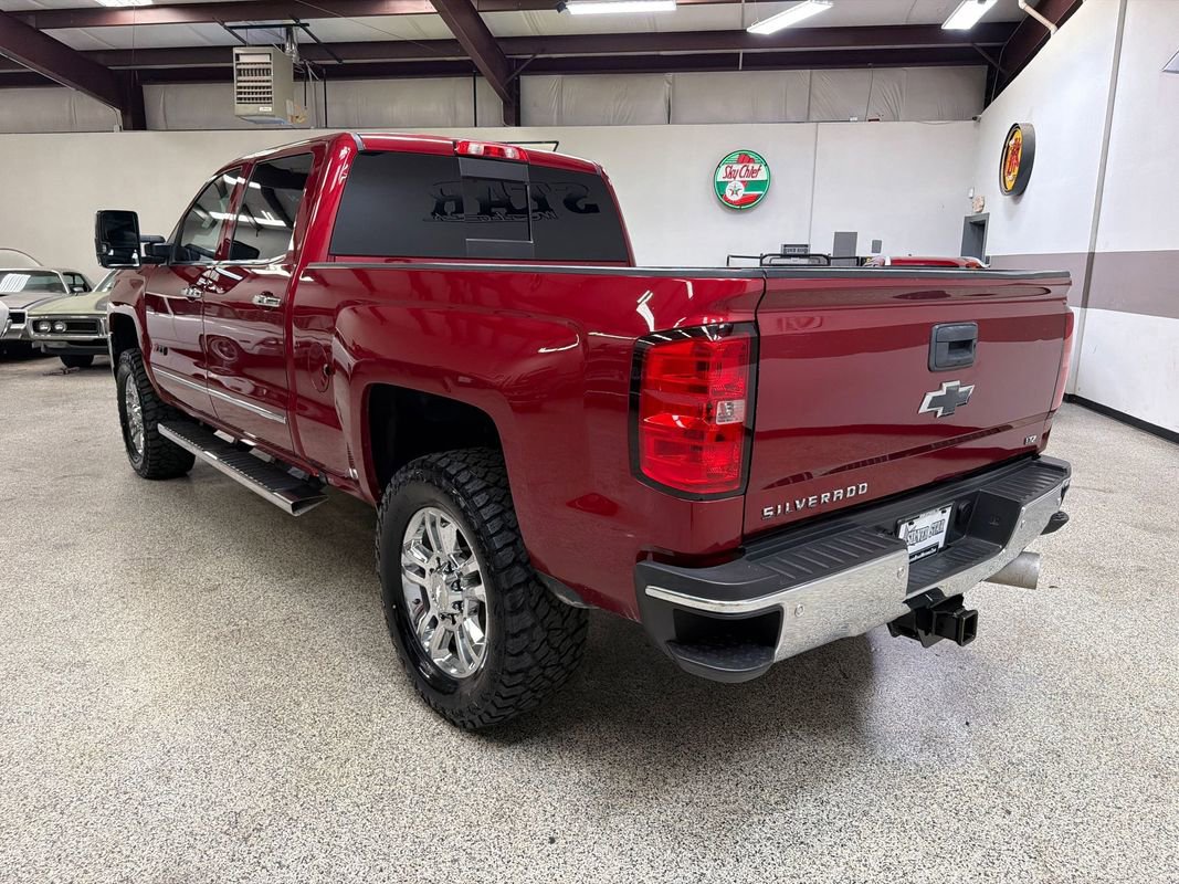 Used 2019 Chevrolet Silverado 2500 LTZ w/ Duramax Plus Package AWD/4WD image 5