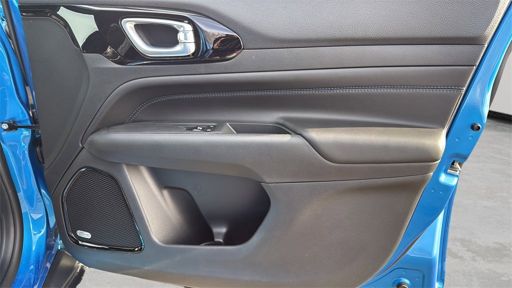 New 2026 Jeep Compass Limited image 10