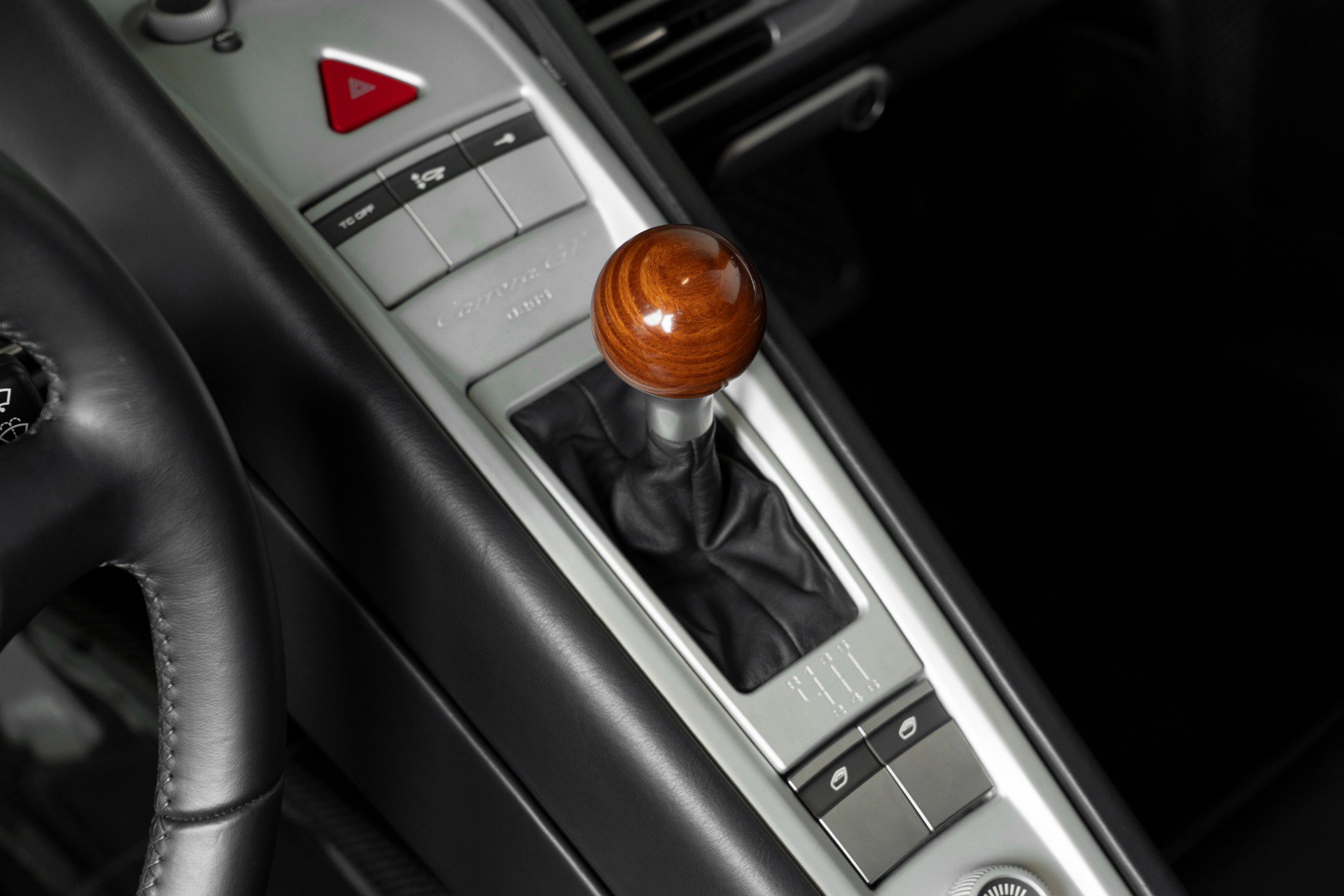 Used 2004 Porsche Carrera GT image 21