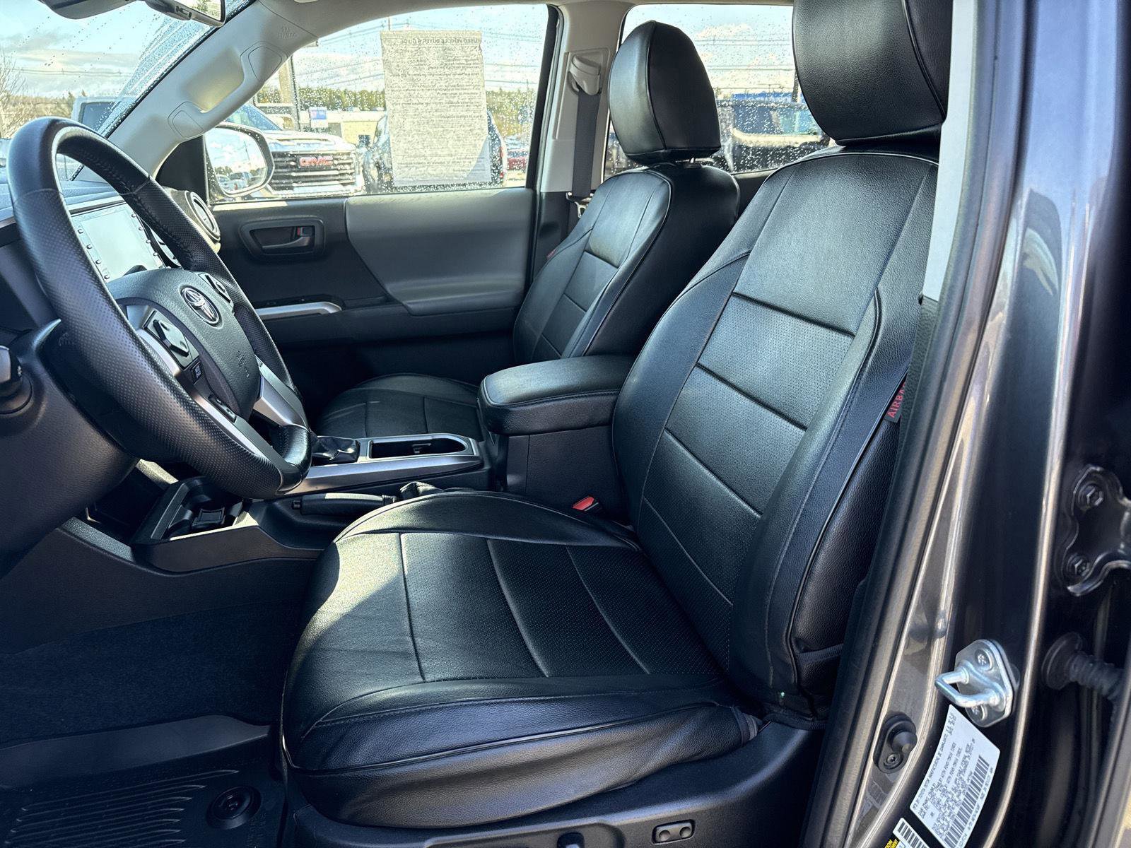 Used 2023 Toyota Tacoma SR5 AWD/4WD image 12