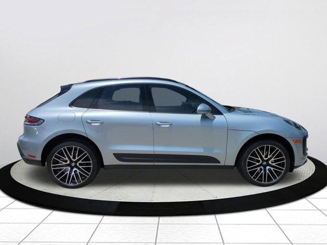 Used 2024 Porsche Macan AWD/4WD image 2