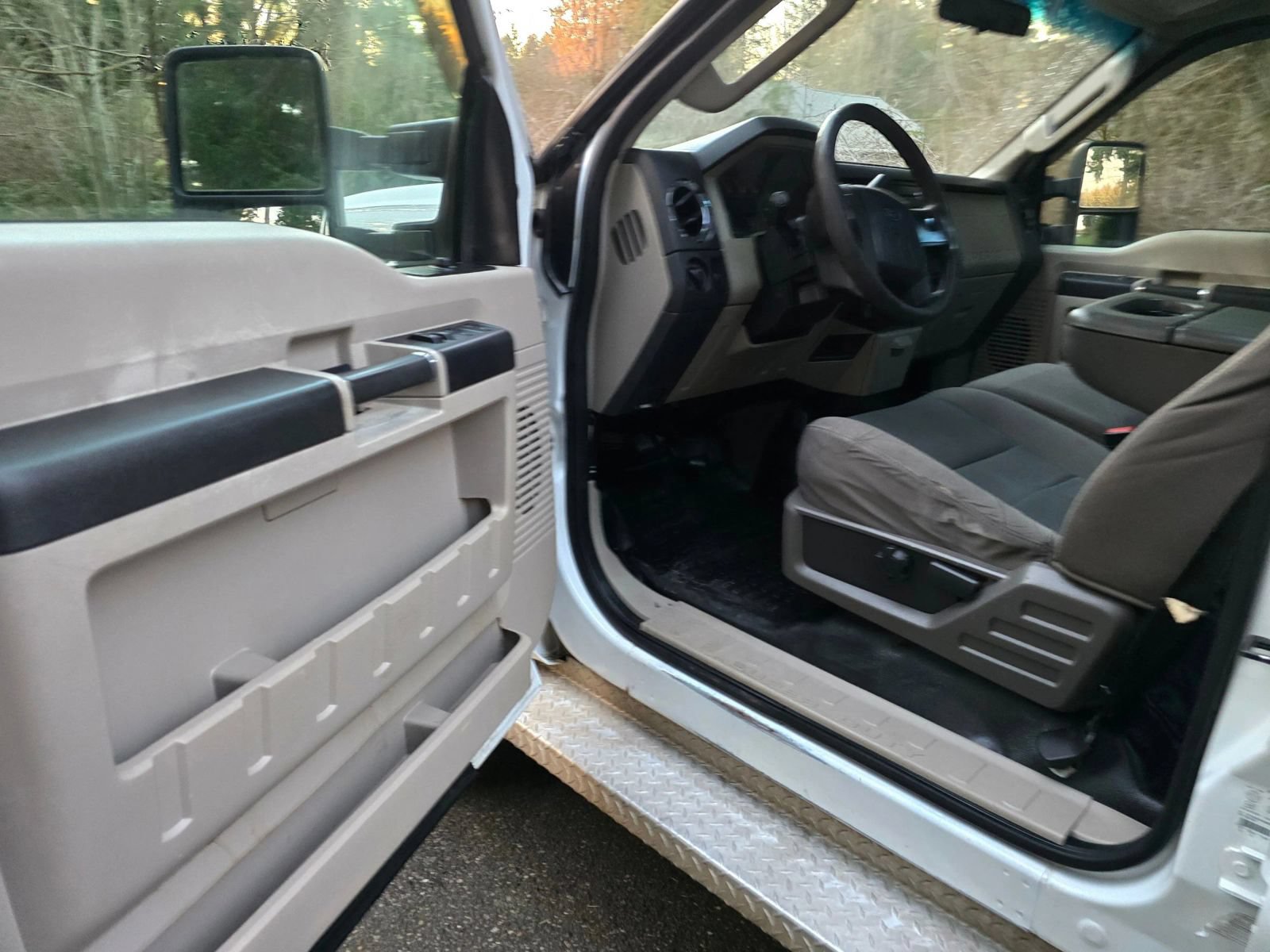 Used 2009 Ford F350 XLT AWD/4WD image 18