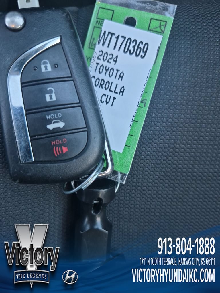 Used 2024 Toyota Corolla LE FWD image 28