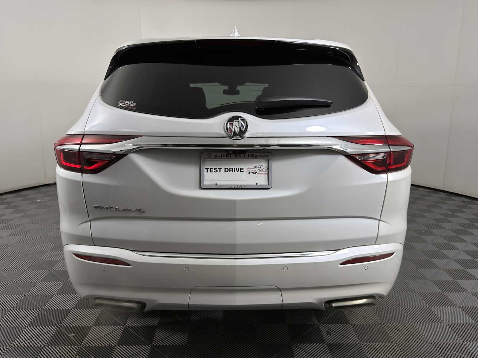 Used 2021 Buick Enclave Avenir w/ Avenir Technology Package FWD image 5