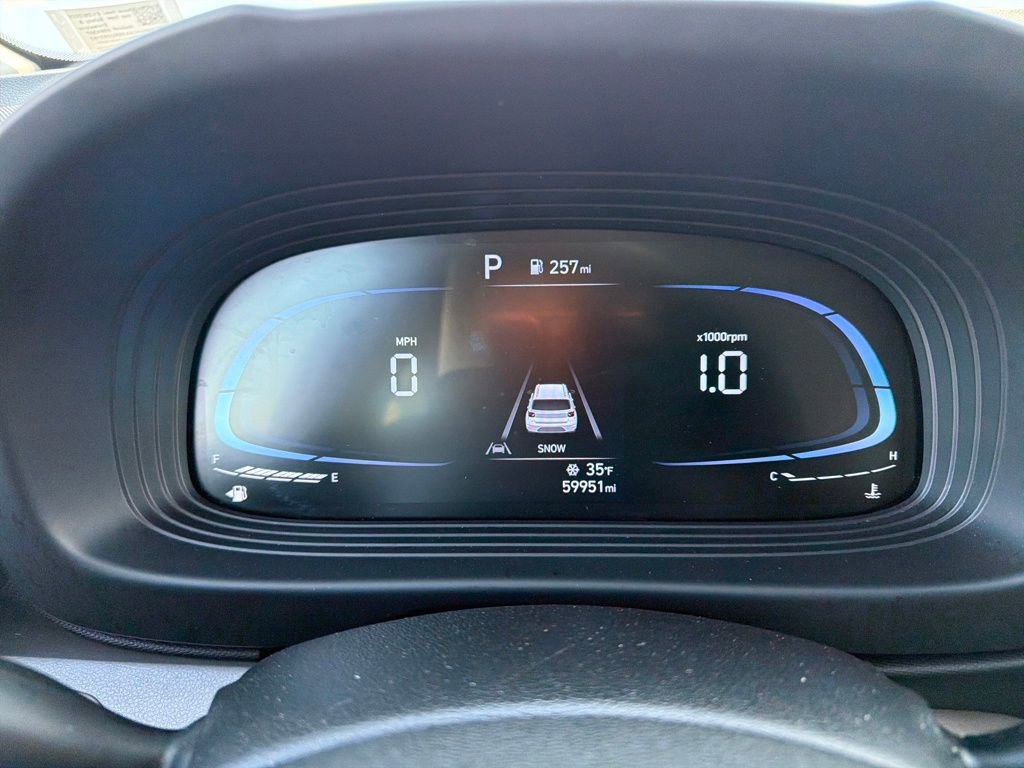 Used 2024 Hyundai Venue SEL image 18