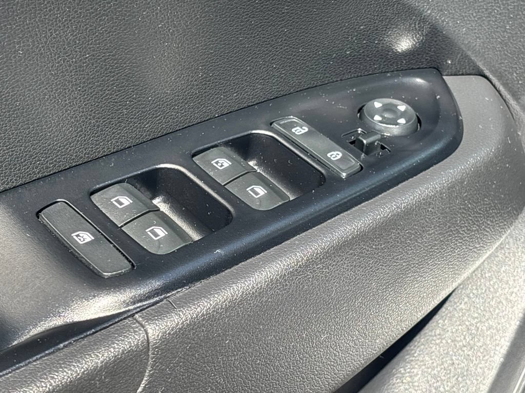 Used 2024 Hyundai Venue SEL FWD image 13