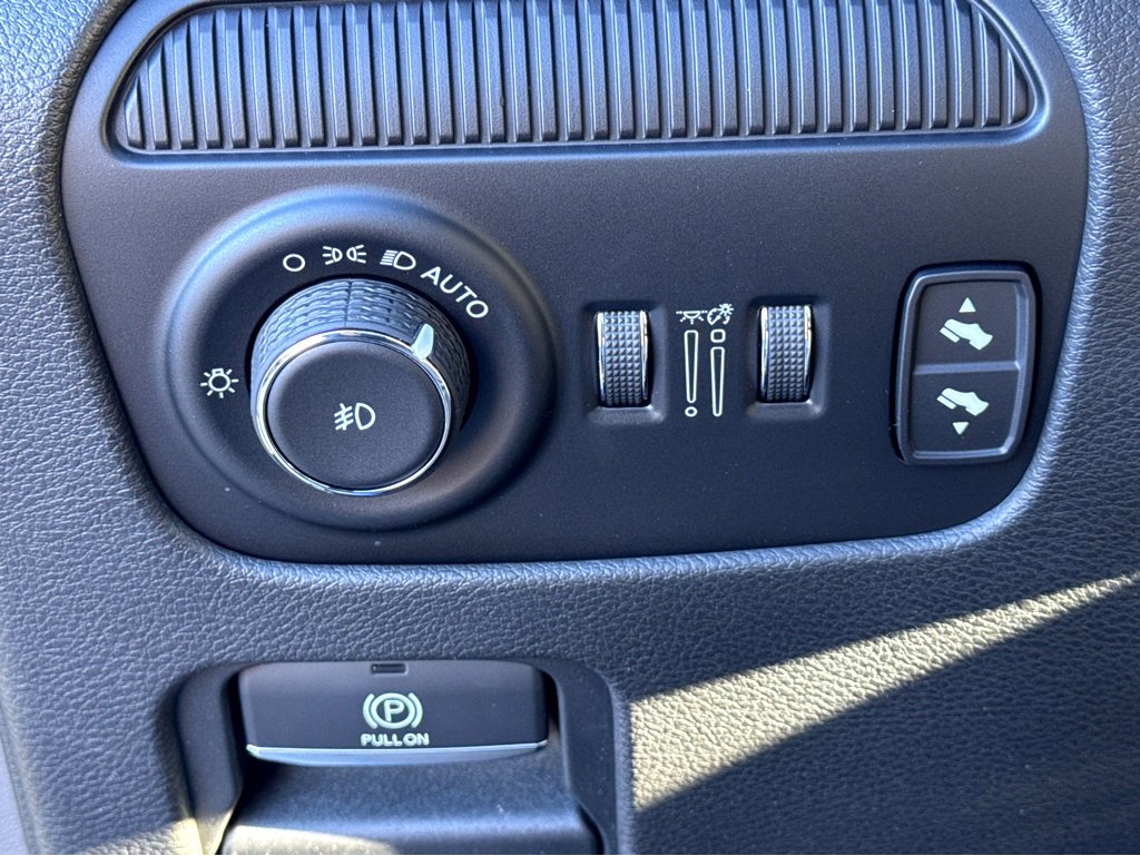 Used 2022 Jeep Wagoneer Series III w/ Premium Group I image 16